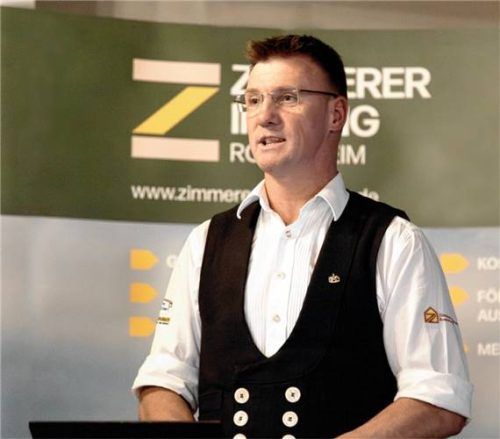 Obermeister Thomas Pichler sieht klare Zukunftschancen für das Zimmerer-Handwerk. Foto RaapSteinertKommunikation