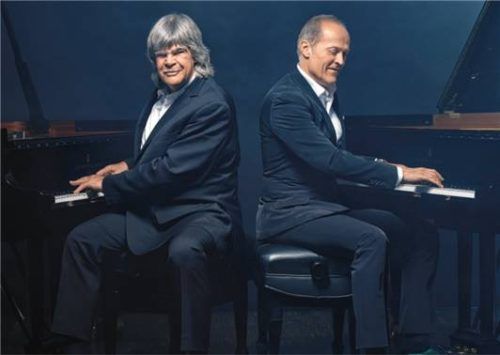 Präsentieren in Mühldorf ihr neues Album: Joja Wendt (rechts) und Axel Zwingenberger. Foto re