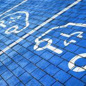 Müssen für E-Autos Parkplätze weichen?
