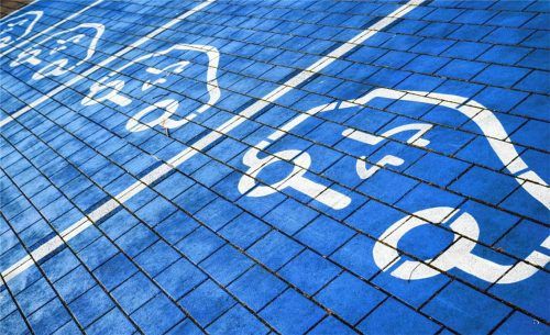 Priener E-Lade-Standorte sollen am Schramlbad, Friedhof West, Seestraße 65 und 50, Carl-Braun-Straße, Jensenstraße bei den Pendlerparkplätzen sowie Beilhackstraße entstehen. Foto dpa