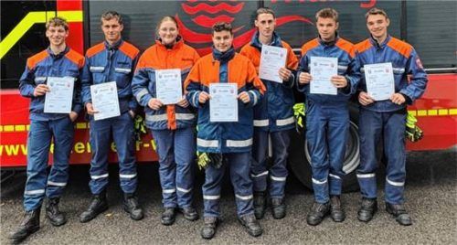 Sieben Jugendliche haben ihre Abschlussprüfung für das Basismodul erfolgreich absolviert und können jetzt bei Einsätzen der Willinger Feuerwehr ausrücken. Foto Feuerwehr