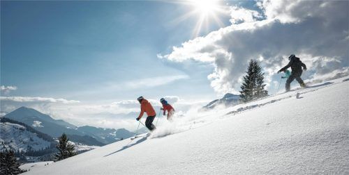 Ski- und Snowboardspaß am Sudelfeld zeigt, wie dynamisch und zugleich entspannt sich ein Wintersporttag anfühlen kann. Foto bergbahnen-sudelfeld/die