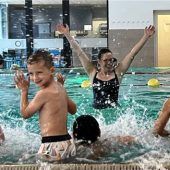 Inzeller Kinder lernen wieder schwimmen