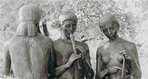 Steffi Scherer siegte beim Wettbewerb des Fotoclubs mit der Skulptur „Musizierenden Dreiergruppe“. Foto  Meling