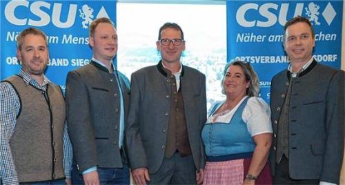 Top-Kandidaten der CSU Siegsdorf: (von links) Hubert Wolff, Sebastian Egger, Hermann Mitterer, Christina Haas und Dr. Jürgen Leikert.Foto CSU Siegsdorf