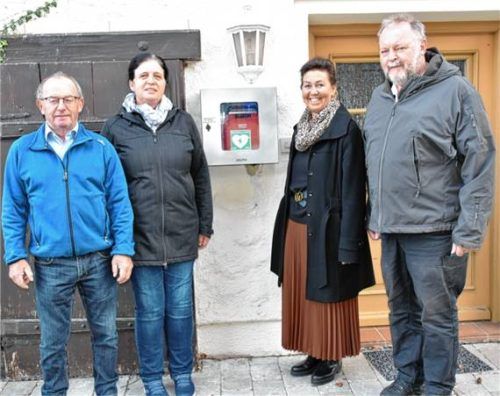 Treffen am neuen Standort: (von links) die Organisatoren Alois Steiner und Marille Zaiser sowie die Grundstückseigentümer Annemarie und Vinzenz Bachmann. Foto Wunderlich
