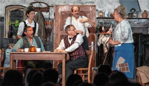 Turbulent geht es zu in der „Hinterweltsboazn“.Foto Stadler