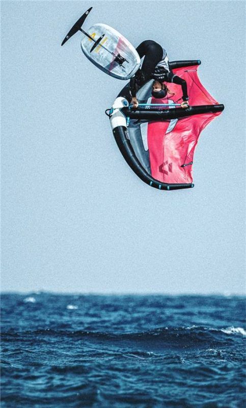 Übers Wasser schweben – und ein paar Tricks machen: Marie Schlittenbauer im Bewerb.Foto Lukas Stiller