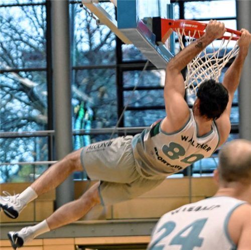 Viktor Walter und die Sportbund-Basketballer holten trotz Personalnot den wichtigen Derbysieg. Foto Hans-Jürgen Ziegler
