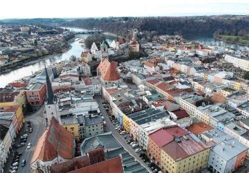 Wasserburg bereitet sich auf eine Werbe-Aktion der Künstlergemeinschaft AK68 vor. Foto Stuffer