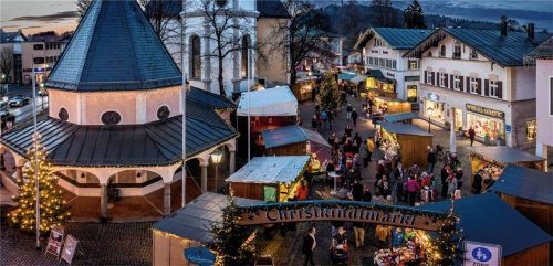 Weihnachtliche Vorfreude: Der Priener Christkindlmarkt öffnet in knapp vier Wochen die Pforten.Foto re