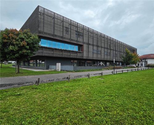 Wie steht es um die herzmedizinische Versorgung in der Region, wenn in Vogtareuth die Herzchirurgie schließt? Dr. Jan Gummert (unten) und Dr. Albert Schütz (oben) haben sich dieser Frage angenähert. Fotos Ammelburger/Schlecker/Lehrke