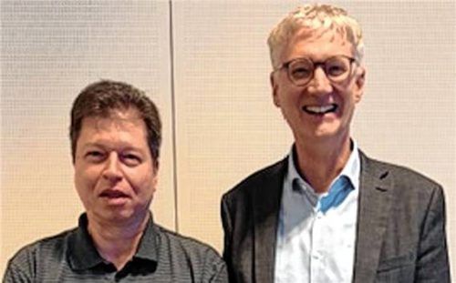 Zu Besuch in Berlin: Elmar Stegmeier (links) aus Aschau und Professor Dr. Hugo Mennemann. Foto DGCC