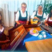 Traditioneller Advents-Hoagarten im Hofcafé Grandl