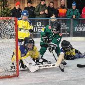 Wasserburger Winterzauber: Eishockey-Nachwuchs und der Nikolaus ziehen in die Altstadt