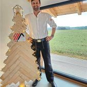 König: 3000 Euro anlässlich des Firmenjubiläums