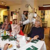 Gemeinsames Nikolauscafé als Dank für alle ehrenamtlichen Helfer der Stiftung Attl