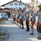 Besinnlicher Dorfadvent lockt ab 14 Uhr in den Ecker-Garten nach Griesstätt