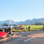 Vier Verletzte bei Unfall in Weisham