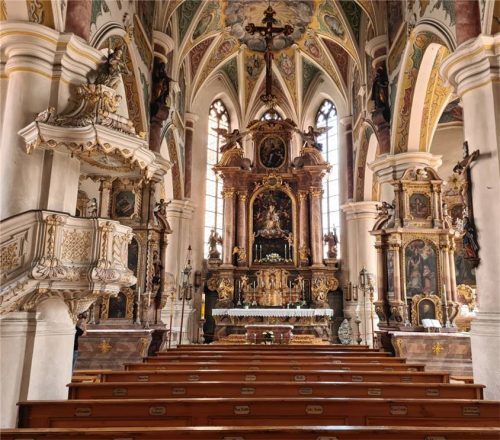 Altarraum der Wasserburger Frauenkirche. Foto Rieger
