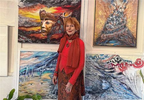 Antje Tesche-Mentzen vor ihrer Arbeit „Orpheus – le divin poeme“.Fotos kirchner