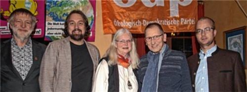 Auf den vorderen Plätzen der ÖDP-Kreistagsliste kandidieren (von links) Helmut Kauer, Wolfgang Königbauer, Dr. Ute Künkele, Dr. Thomas Graf und Christoph Siglreitmaier. Foto Zandl