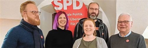 Auf der gemeinsamen „Roten Liste“ von SPD und „Die Linke“ des künftigen Gemeinderats stehen auf den ersten fünf Plätzen: (von links) Stefan Maier, Monika Maier, Marina Winkler, Johann Martz und Volker Eidner. Foto giesen