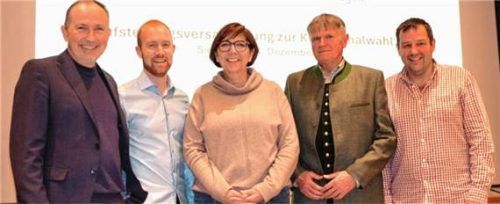 Auf die ersten fünf Plätze der Kandidatenliste der „Bürger für Siegsdorf“ zur Kommunalwahl wurden (von links) Dr. Christian Gerhart, Michael Hobmaier, Sybille Jüthner, Hans Geiger und Roman Merkel gewählt.Foto krammer