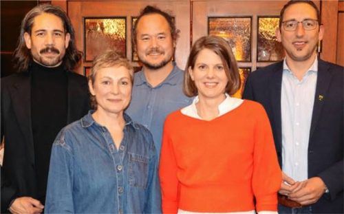 Auf die ersten fünf Plätze der Nominierungsliste gewählt wurden (von links) Renè Drost (Platz 4), Roswitha Maier (3), Tobias Naturski (5), Sabine Garbarino (2) und Stadtrat Georg Osenstätter (1).Foto Volk