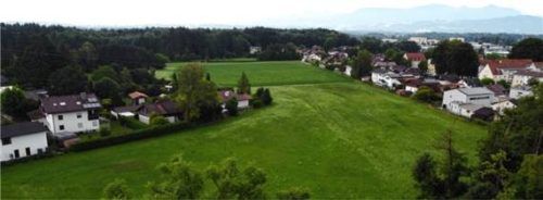 Auf diesem Areal im Nordosten Kolbermoors könnte in einigen Jahren eine neue Siedlung entstehen. Foto Hadersbeck