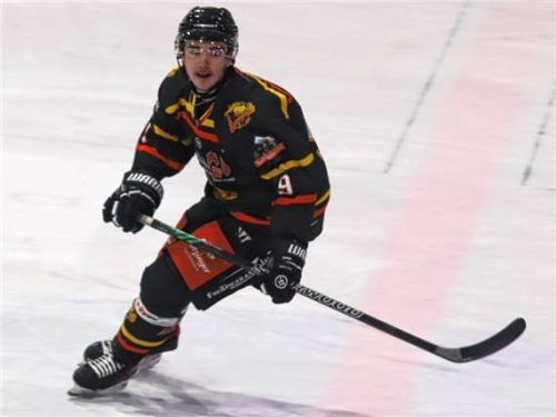 Bad Aiblings Neuzugang Kilian Leicher erzielte bei seinem ersten Einsatz für die Aibdogs sein erstes Tor.Foto Stefan Hadersbeck