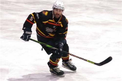 Bad Aiblings Neuzugang Martin Hracek hat gleich bei seiner Premiere getroffen.Foto Stefan Hadersbeck