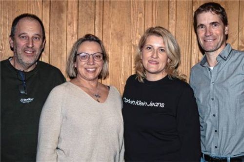 Bei der Aufstellungsversammlung: (von links) Georg Schwenk, Nicole Schwenk, Olga Gutzke und Christian Hansmeier. Foto erfurt