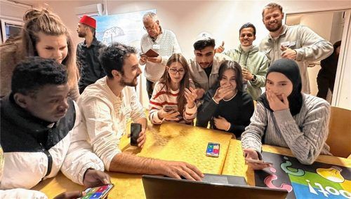 Besucher und Teilnehmer hatten am Kahoot-Quiz-Stand sichtlich Spaß.Foto Samli