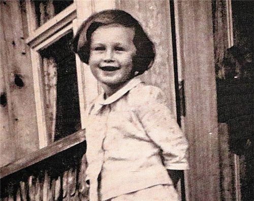 Bilder aus der Jugend: Ein unschuldiges Mädchen, das schließlich in Auschwitz starb.