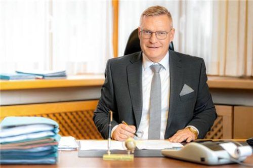 Bürgermeister Martin Lackner bei seinem Rückblick auf das Jahr 2025. Foto gillitz