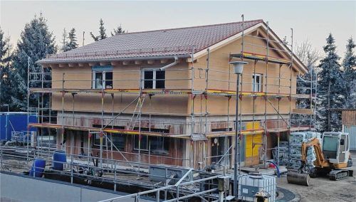 Das Betriebsgebäude wurde in Holzständerbauweise aufgestockt. Foto stoiber