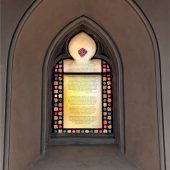 Ein Fenster als Platz für Erinnerungskultur