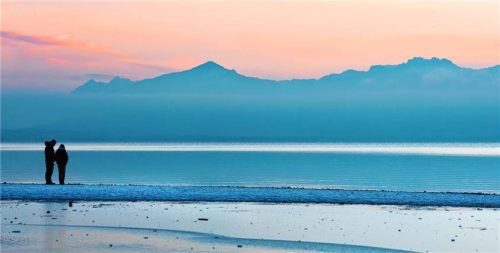 Das neue Jahr wartet. Ein winterlicher Ausblick auf 2026 am Chiemsee.Foto niederbuchner