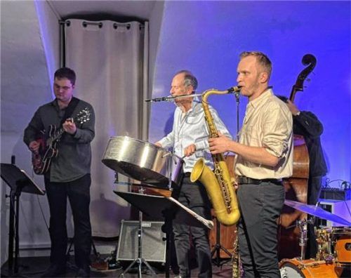 Das Rick Hollander Jazz Quartet auf der Bühne im Gimplkeller. Foto Schrag