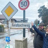 Schilder für mehr Schutz versetzen