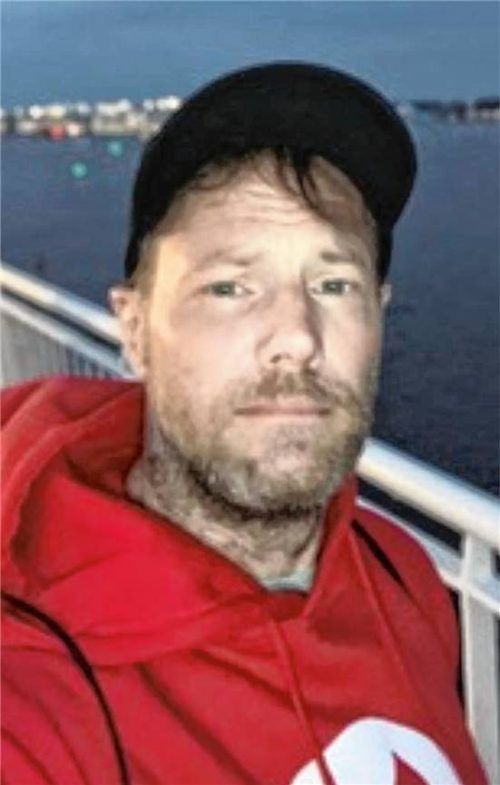 Für den an Leukämie erkrankten Benny Weber (42) gibt es einen Treffer für eine Stammzellenspende. Fotos Privat, IMAGO/Dwi Anoraganingrum