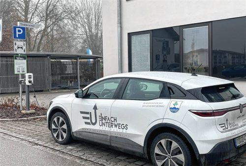 Der Gemeinderat Bernau hat in seiner jüngsten Sitzung die Verlängerung des Carsharing-Vertrags um zwei weitere Jahre beschlossen. Die Entscheidung fiel mit großer Mehrheit, nachdem positive Nutzungszahlen vorgestellt wurden. Foto Kirchner