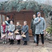Besuch im malerischen Weihnachtsdorf