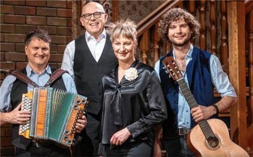 Die Couplet-AG darf bei den Brettl-Spitzen im Rosenheimer Kuko natürlich nicht fehlen. Foto re