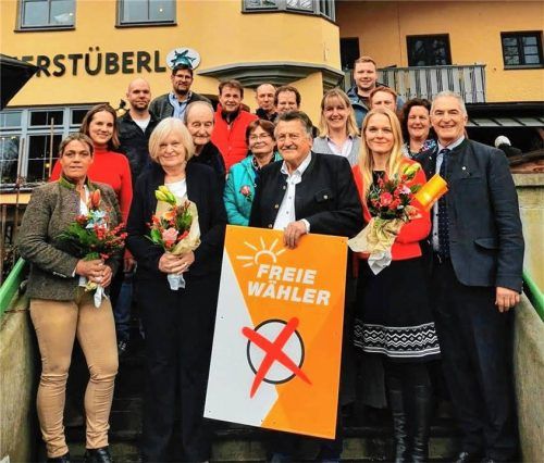 Die Freien Wähler Reitmehring-Wasserburg bei der Aufstellungsversammlung im Attler Fischerstüberl. Foto Freie Wähler