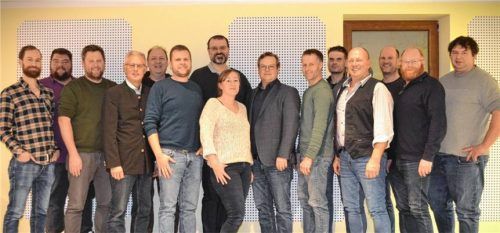 Die für die „Umlandliste Buchbach“ bei der Kommunalwahl an den Start gehenden Kandidaten. Foto rampl