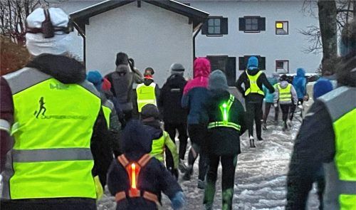 Die jungen Läufer trotzten Schnee und Schneeregen. Foto Kirchner
