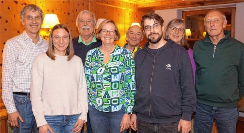 Die Kandidaten der Grünen für die Gemeinderatswahl: (von links) Hermann Hager, Luisa Warmuth, Rudolf Schmidhuber, Dr. Malaika Fischbach, Werner Markus Müller, Alexander Steinhöfer, Gertrud Hager und Andreas Lohmair. Foto sutherland