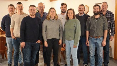 Die Kandidaten stellen sich zur Wahl: (von links) Matthias Staudinger, Peter Friesinger junior, Sebastian Lentner, Reinhard Waltl, Katrin Schweiger, Fabian Hirschstetter, Elisabeth Schenkenfelder, Michael Sedlmaier, Michael Sax und Alois Glattenbacher. Foto sutherland